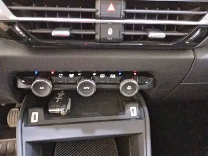 Photo 24 Citroën C4  PureTech 130 S&S BVM6