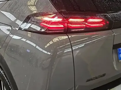 Photo 16 Peugeot 2008  BlueHDi 130 S&S EAT8