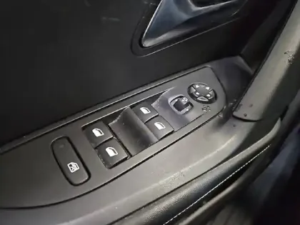 Photo 20 Peugeot 2008  BlueHDi 130 S&S EAT8