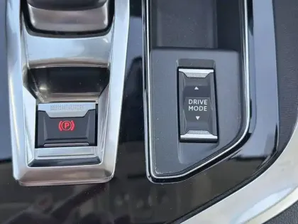 Photo 19 Peugeot 3008  Hybrid 225 e-EAT8