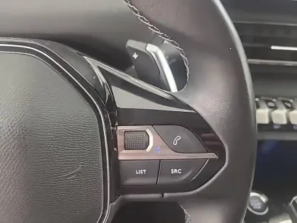 Photo 48 Peugeot 3008  Hybrid 225 e-EAT8