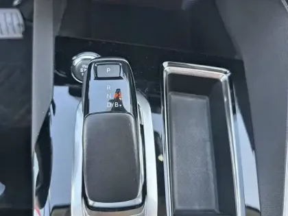 Photo 13 Peugeot 3008  Hybrid 225 e-EAT8