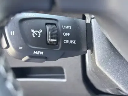 Photo 18 Peugeot 3008  Hybrid 225 e-EAT8