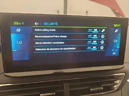 Photo 46 Peugeot 3008  Hybrid 225 e-EAT8