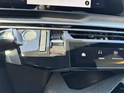 Photo 13 Peugeot 3008  Hybrid 145 e-DCS6