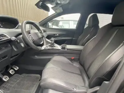 Photo 13 Peugeot 3008  Puretech 130ch S&S BVM6