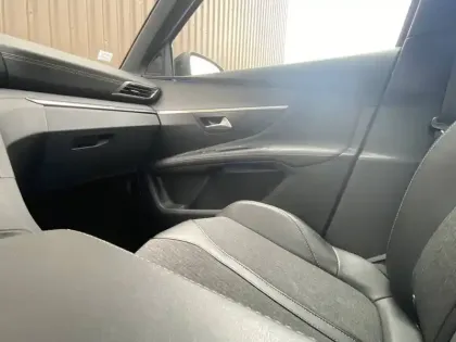 Photo 18 Peugeot 3008  Puretech 130ch S&S BVM6