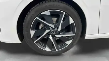 Photo 9 Peugeot 308  PureTech 130ch S&S EAT8