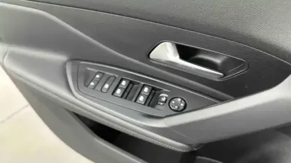 Photo 13 Peugeot 308  PureTech 130ch S&S EAT8