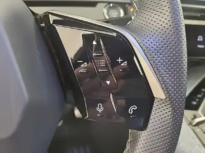 Photo 20 Peugeot 3008  Electrique 210 ch 73 kWh