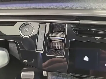 Photo 13 Peugeot 3008  Electrique 210 ch 73 kWh