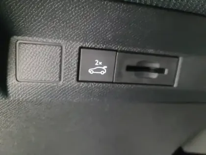 Photo 20 Citroën C5 aircross  Hybride 145 ch e-DCS6