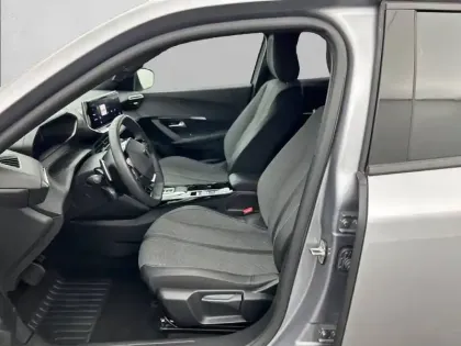 Photo 10 Peugeot 2008  130 S&S EAT8