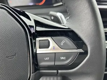 Photo 23 Peugeot 2008  130 S&S EAT8