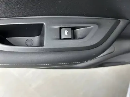 Photo 14 Peugeot 2008  130 S&S EAT8