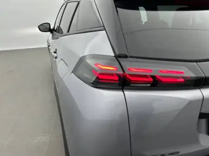 Photo 16 Peugeot 2008  130 S&S EAT8