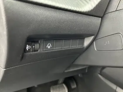 Photo 29 Peugeot 2008  130 S&S EAT8