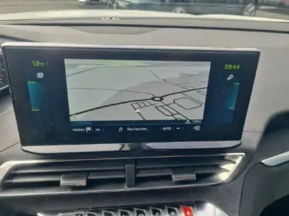 Photo 18 Peugeot 3008  Hybrid 225 e-EAT8