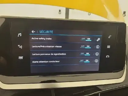 Photo 18 Peugeot 208  PureTech 100 S&S BVM6