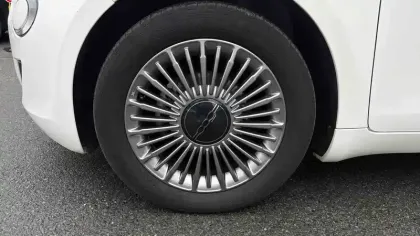 Photo 8 Fiat 500  e 95 ch