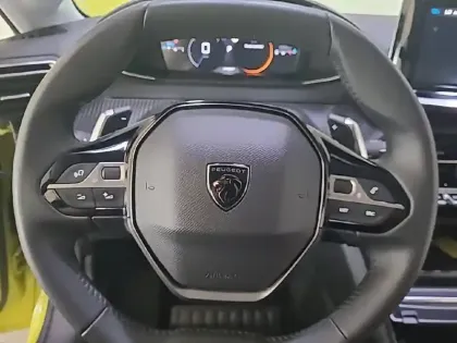 Photo 8 Peugeot 208  Hybrid 100 e-DCS6