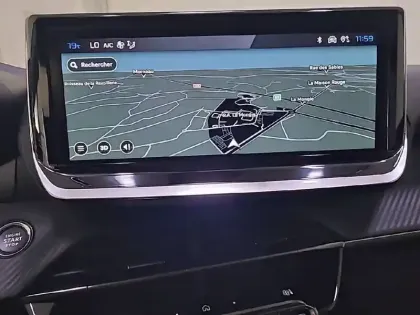 Photo 18 Peugeot 208  Hybrid 100 e-DCS6