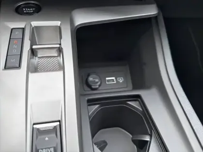 Photo 19 Peugeot 408  Hybrid 145 e-DCS6