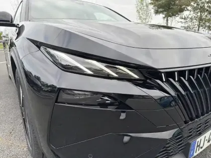 Photo 15 Peugeot 408  Hybrid 145 e-DCS6