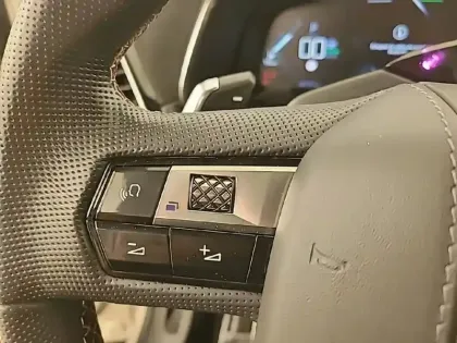Photo 47 DS DS 7 DS7 Crossback Hybride E-Tense 225 EAT8