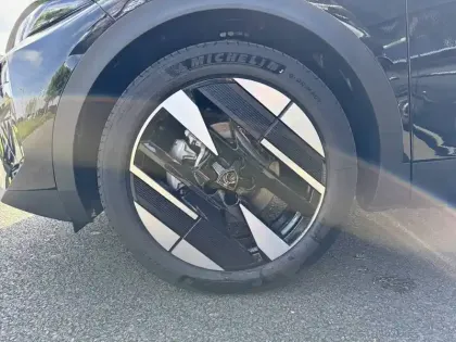 Photo 12 Peugeot 408  Hybrid 145 e-DCS6