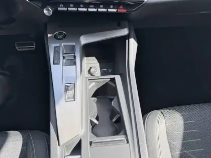 Photo 20 Peugeot 408  Hybrid 145 e-DCS6