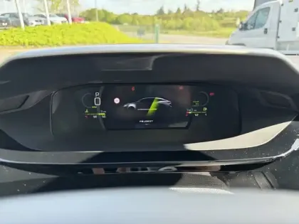 Photo 18 Peugeot 408  Hybrid 145 e-DCS6