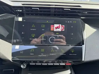 Photo 14 Peugeot 408  Hybrid 145 e-DCS6