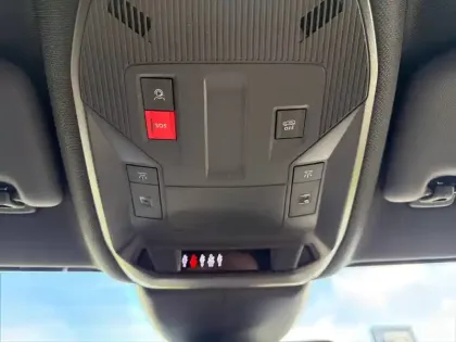 Photo 19 Peugeot 408  Hybrid 145 e-DCS6