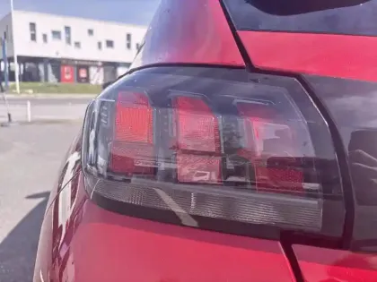 Photo 16 Peugeot 208  PureTech 100 S&S EAT8