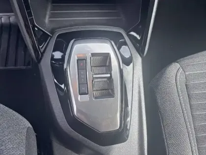 Photo 13 Peugeot 208  PureTech 100 S&S EAT8