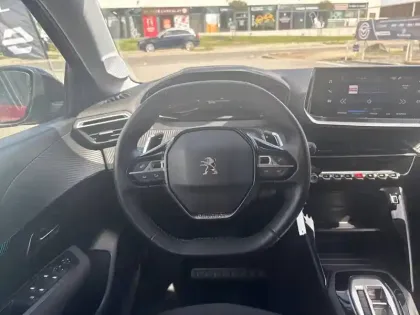 Photo 8 Peugeot 208  PureTech 100 S&S EAT8