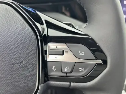 Photo 22 Peugeot 308  Hybrid 145 e-DCS6