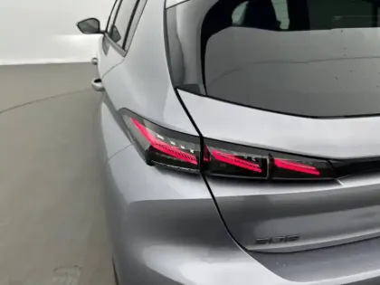 Photo 16 Peugeot 308  Hybrid 145 e-DCS6