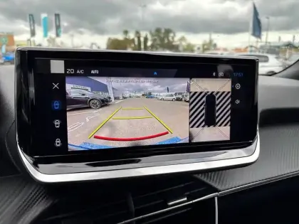 Photo 18 Peugeot 2008  Hybrid 145 e-DCS6