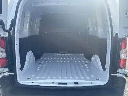 Photo 5 Peugeot Partner E- FGN 136 CH M CHARG UT MAJ 54 KWH AUT