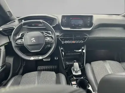 Photo 7 Peugeot 2008  PureTech 130 S&S EAT8