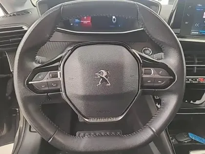 Photo 8 Peugeot 208  PureTech 100 S&S BVM6