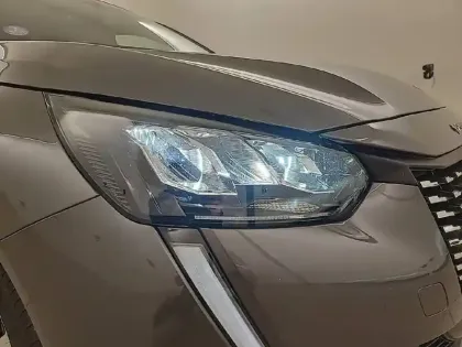 Photo 15 Peugeot 208  PureTech 100 S&S BVM6