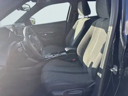 Photo 10 Peugeot 2008  PureTech 130 S&S EAT8