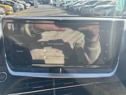 Photo 22 Peugeot 2008  PureTech 130 S&S EAT8