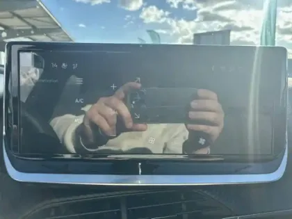 Photo 21 Peugeot 2008  PureTech 130 S&S EAT8