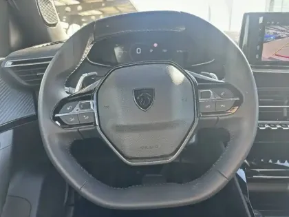 Photo 8 Peugeot 2008  PureTech 130 S&S EAT8