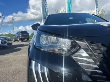 Photo 15 Peugeot 2008  PureTech 130 S&S EAT8