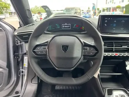 Photo 8 Peugeot 2008  Hybrid 110 e-DCS6
